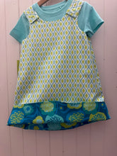 Load image into Gallery viewer, 4yr Blue Green Geo/Blue Green pattern REVERSABLE Dress