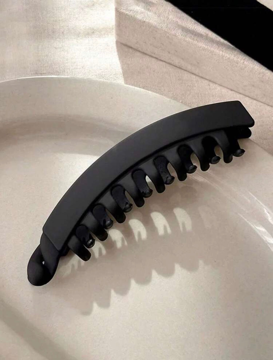 Luxe Matte Banana Hair Claw Clip – Everyday Essential